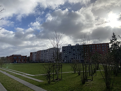 Bild von der Neuen Mitte  Altona, Kleiderkasse, Harkortstraße. 2022. Foto: Stadtteilarchiv Ottensen e.V./ Anna-Maria Götz