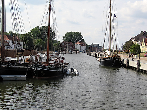 Gaffelsegler im Binnenhafen Glückstadt