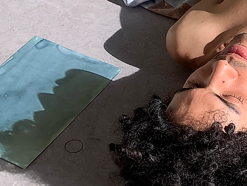 Developing with Light and Care – Cyanotypie Workshop für Kinder und Jugendliche