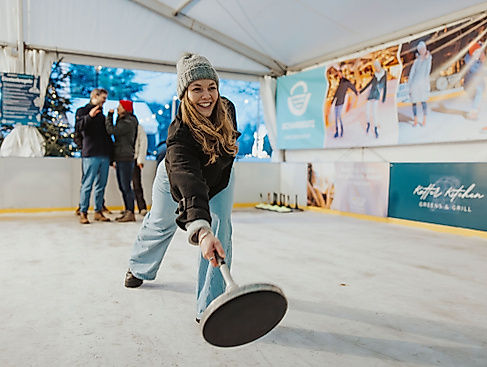 eiswelt_scharbeutz_2026-2027_eisstockschiessen