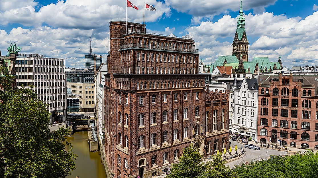 Haus-der-Patriotischen-Gesellschaft-Außen-c-Christian-Augustin-web-1-2500x1500