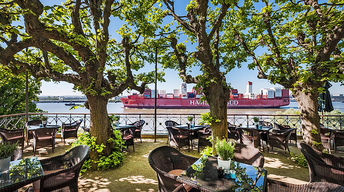 lindenterrasse-louis-c-jacob-c-TOMAS-TBX00020050624902490