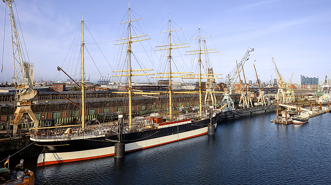 Historisches Segelschiff PEKING im Hafen