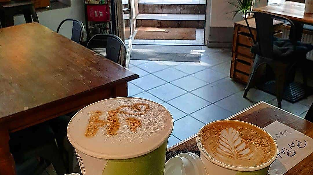 cafe-avi_kaffee-to-go_c-2020_jessica-monteiro-calcada