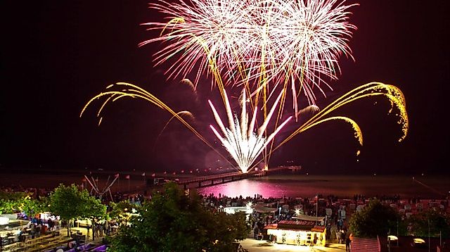 Höhenfeuerwerk zum Promenadenfest