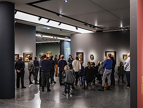 Kunst im Kontext: Wer trägt das Kind?