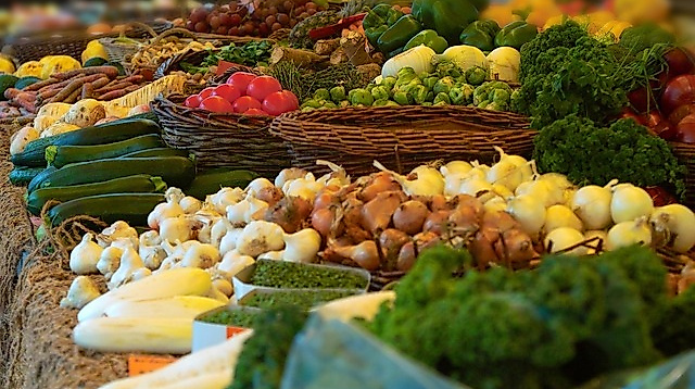 Wochenmarkt mit regionalen Frischeprodukten