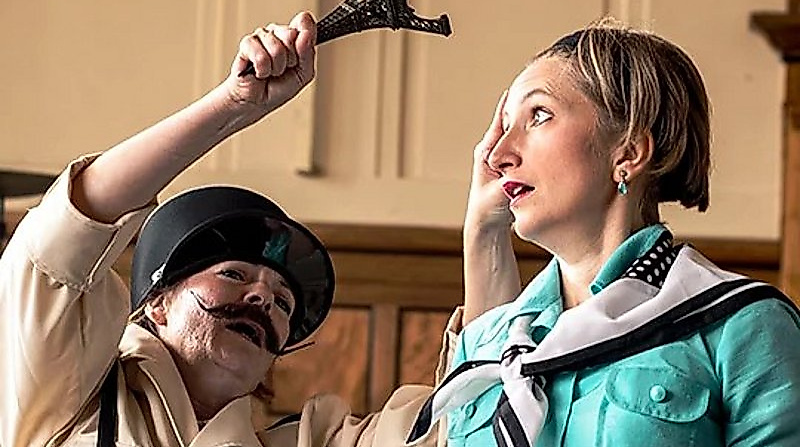 Eine Leiche im Louvre