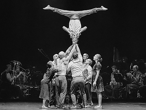 »Urlicht Primal Light« – Gustav Mahler goes Circus