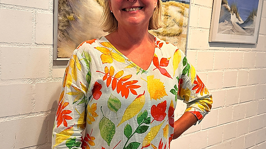 Kerstin Reitz in der Galerie an der Strandkirche