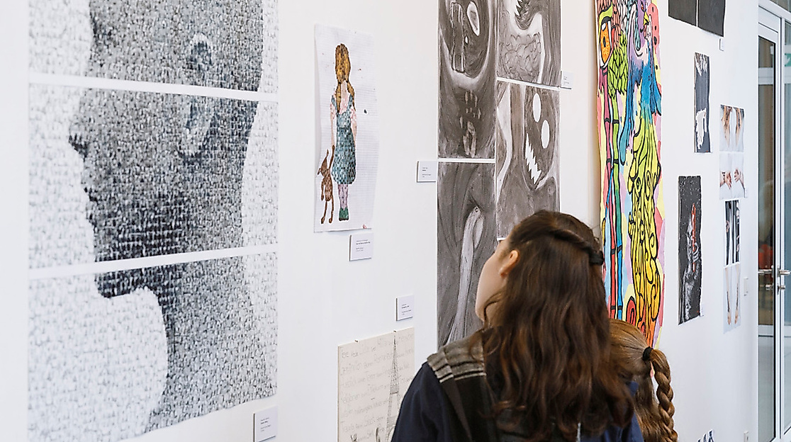 Kunstlabor #30 zu HUGUETTE CALAND – A LIFE IN A FEW LINES