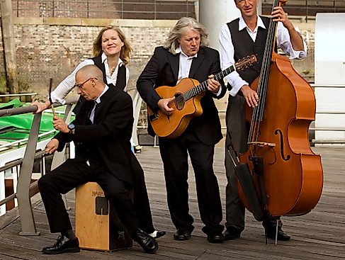 Echemer Kirchgartenklänge - Rika Tjakea