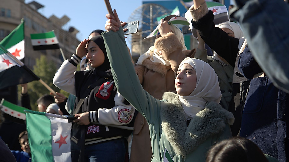 Syrer feiern den Sturz des Regimes von Baschar-al-Assad