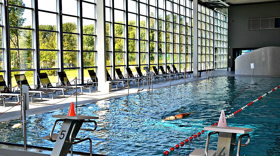 schwimmhalle-inselpark_c-baederland-hamburg_01
