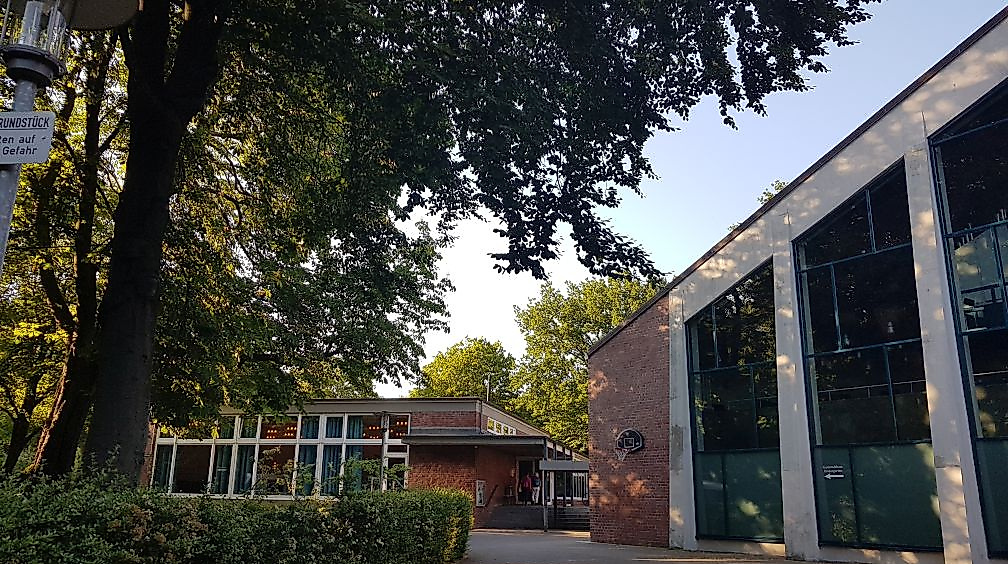 Gemeindehaus und Kirche Zum Guten Hirten Langenfelde