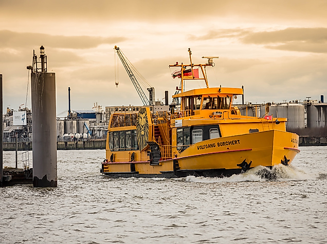hafen_koenig-der-loewen-faehre_c-silvano-ballone
