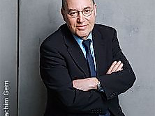 Gregor Gysi - Ein Leben ist zu wenig - moderiert von Hans-Dieter Schütt