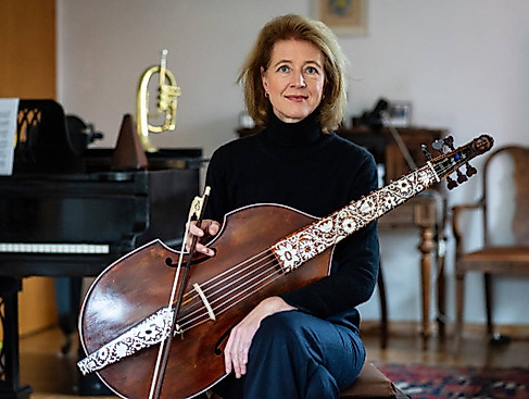 25-11-08 Hamburger Ratsmusik Simone Eckert privat