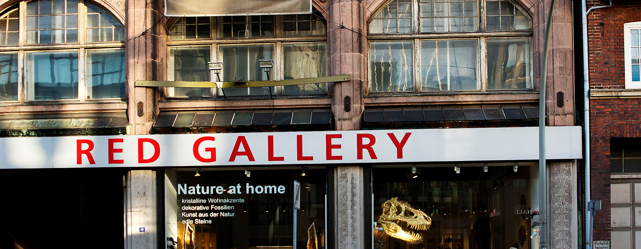 red-gallery_front_c-2018_tschreiber