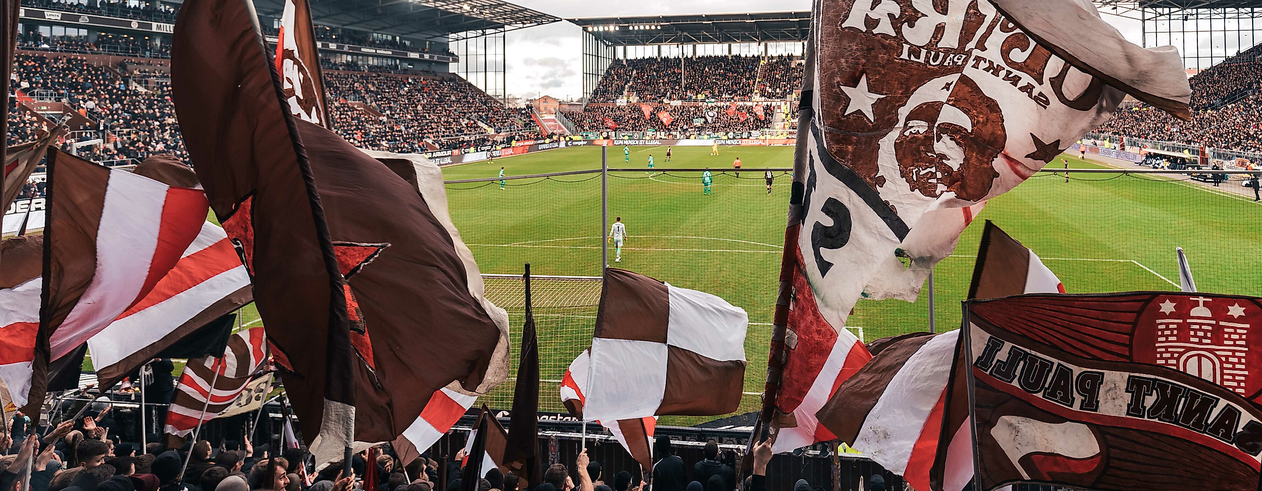 l-blick-von-der-suedtribuene-fc-st-pauli
