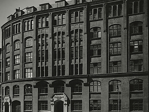 das-montblanc-haus-in-der-schanzenstrasse-ca-1950-montblanc-heritage-collection
