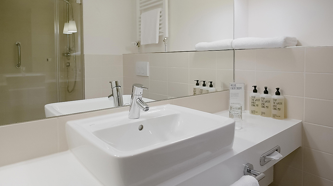 Raphael Hotel Wälderhaus Hamburg: Bad