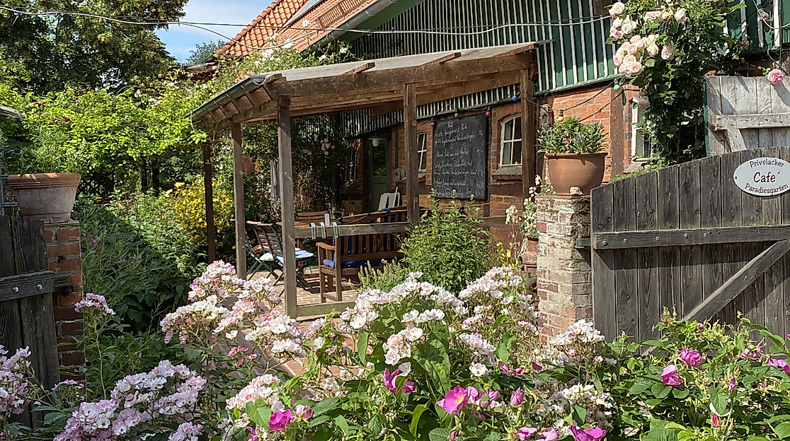 Weinprobe im Paradiesgarten