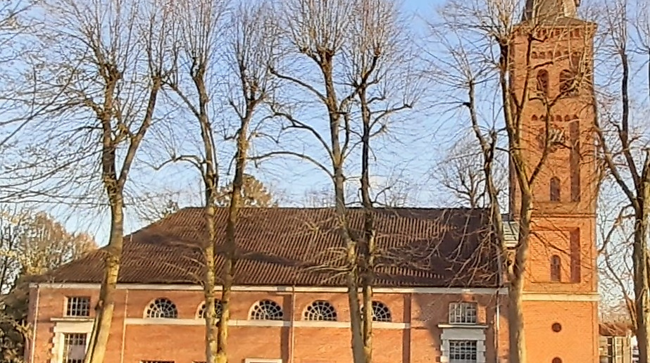 Marienkirche Quickborn, Seitenansicht