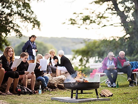 Lagerfeuerlieder mit Reinhard Heymann & Tom Steffens