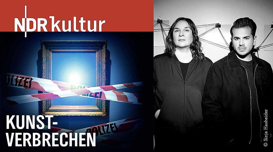 Collage from the NDR Kultur podcast logo “Art Crime” and a black-and-white photo of the two podcast hosts, dressed in dark clothing and standing in front of stretched strings. The podcast cover shows an empty picture frame with streched police tape.