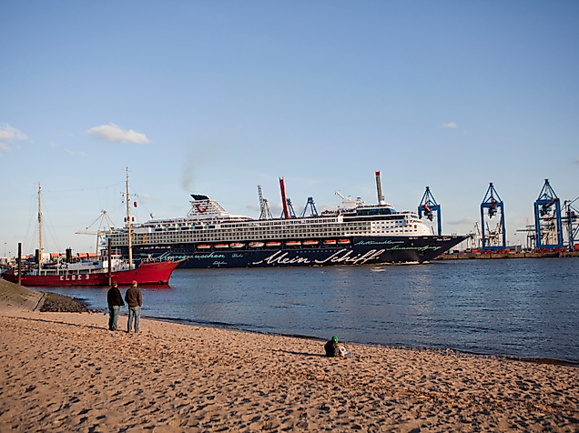 tui-cruises_elbe_c-joerg-modrow-1