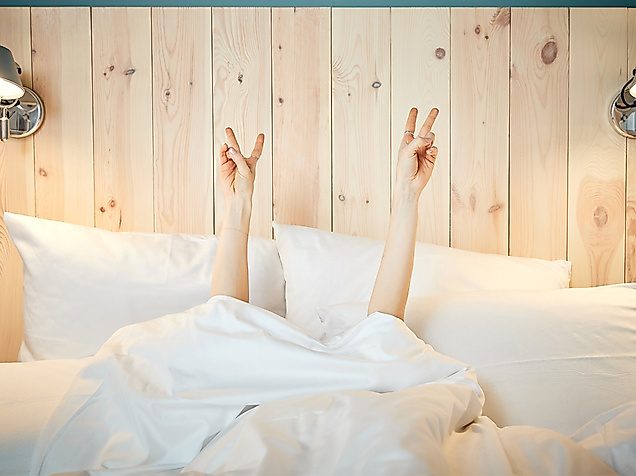 Hände machen Peacezeichen