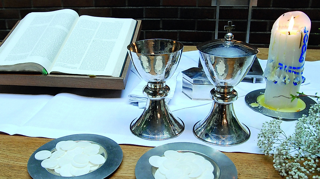 Gottesdienst mit Abendmahl und Kirchenkaffee; Pn. Moser und der Posaunenchor
