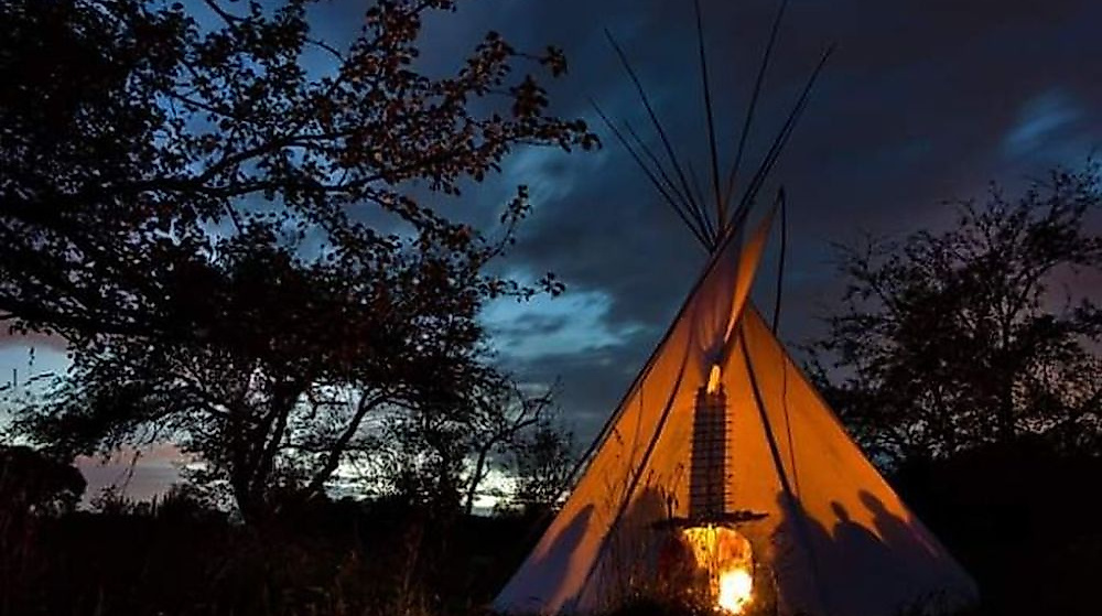 Trommelsession im Tipi