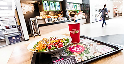 immergruen_frisch-bestellter-salat_c-2020_immergruen-franchise-gmbh