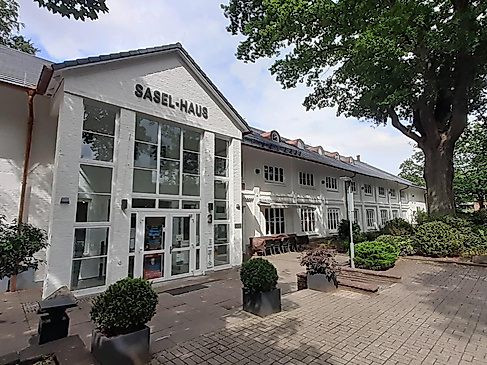 Sasel-Haus-Front-saniert