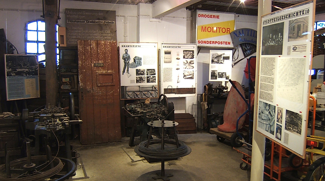 Dauerausstellung mit den vorführbaren historischen Maschinen der Drahtstifte-Fabrik, 2016