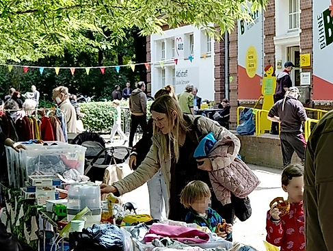 Sommerfest mit Flohmarkt