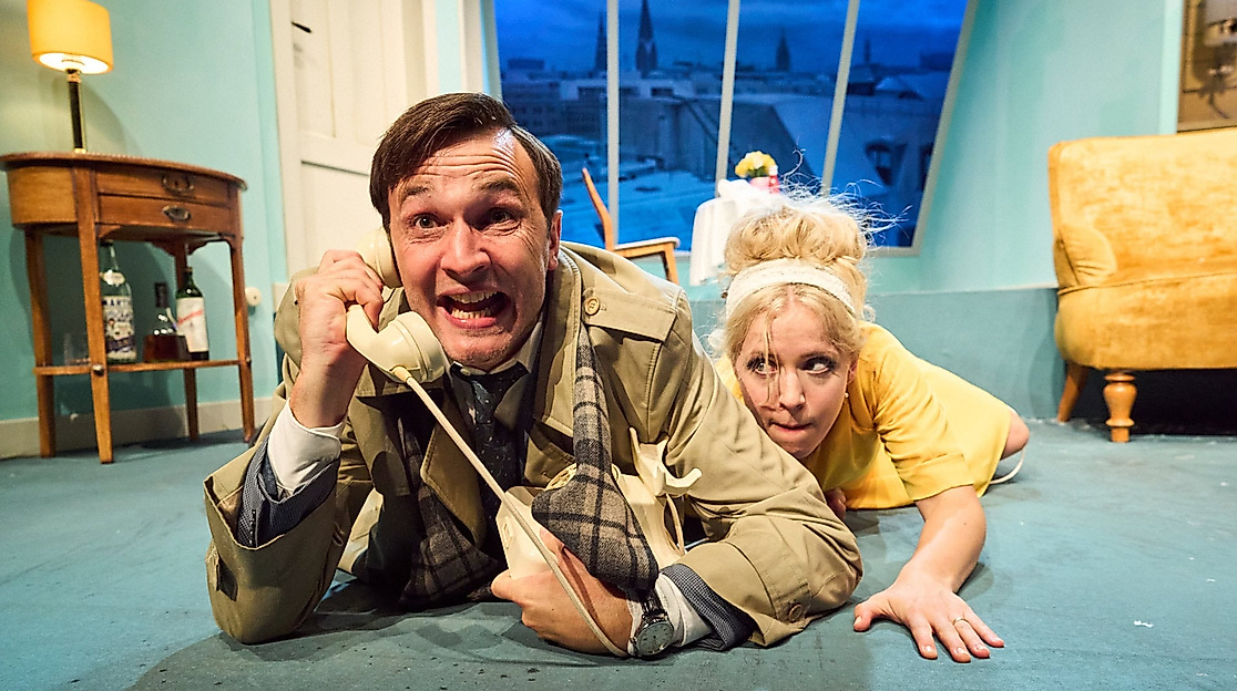Barfoot in´n Park – Verliebt, verlobt, verkracht - Ohnsorg Theater
