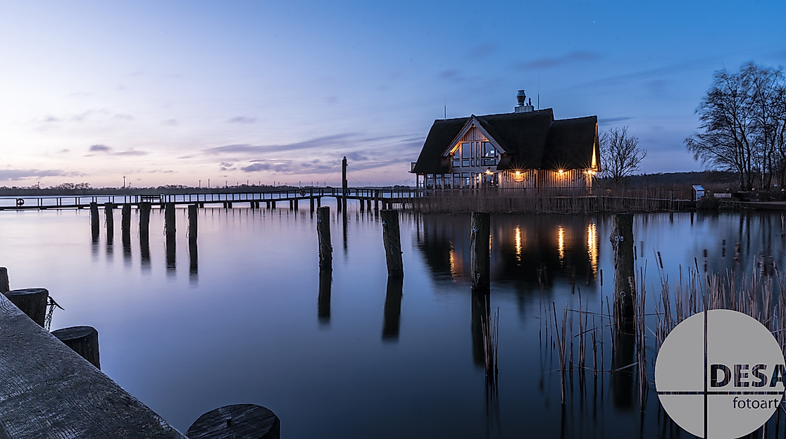 Blaue Stunde am See