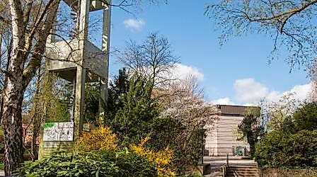 Kirchturm und Ansgarkirche