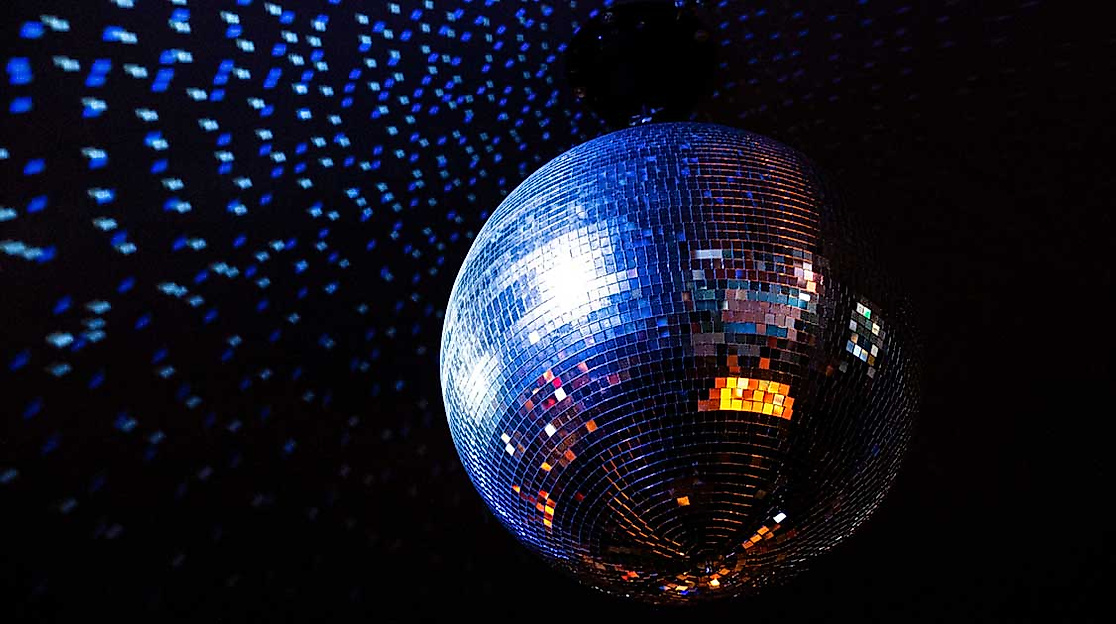 Queer Bar St. Pauli Toom Peerstall Gay Bar Discokugel