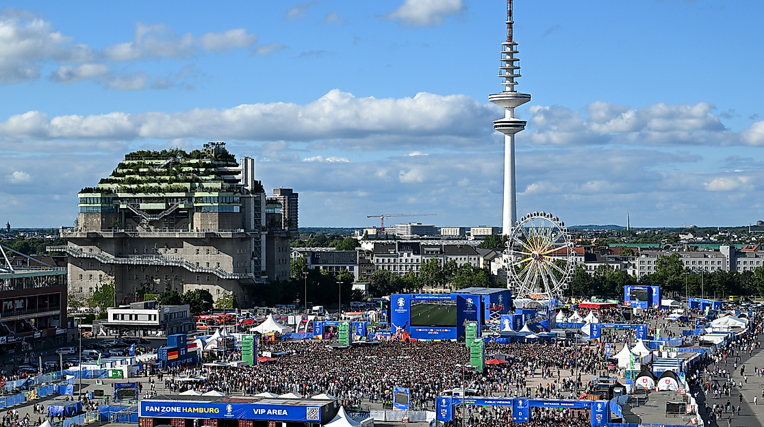 190624_Fan Zone_mit Public Viewing Heiligengeistfeld-Royalty Free (RF)-Thomas Panzau
