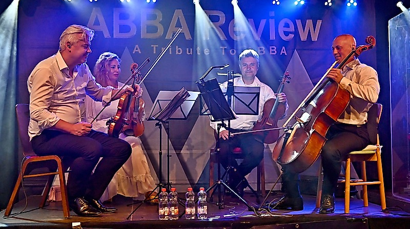 Waterloo - The Abba Show - 4 SWEDES & Streichquartett