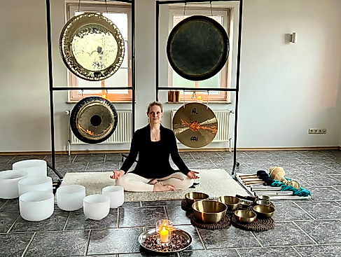 Anyka Appel im Yogastudio