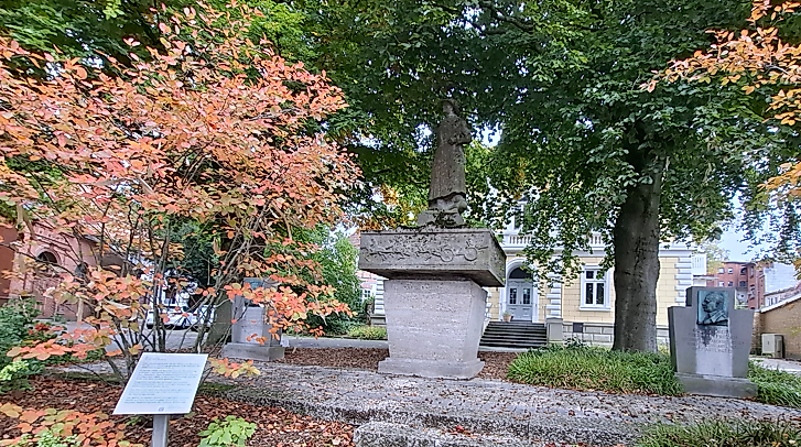 Neunerdenkmal