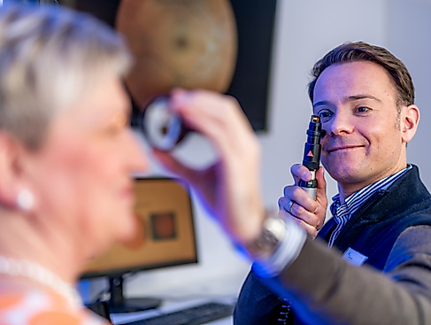 Behandlung des Grauen Stars: Informationsabend rund um Behandlungsmöglichkeiten, OP-Verfahren und die Wahl der richtigen Kunstlinse