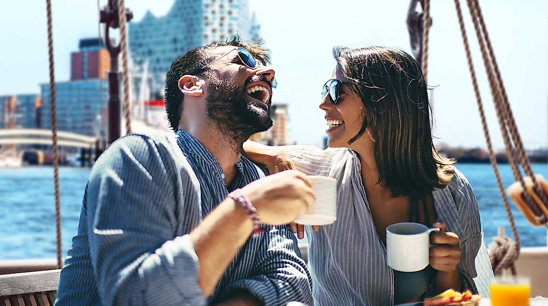 Brunch_unter_Segeln_Mare_FrisiumiStock-139176687