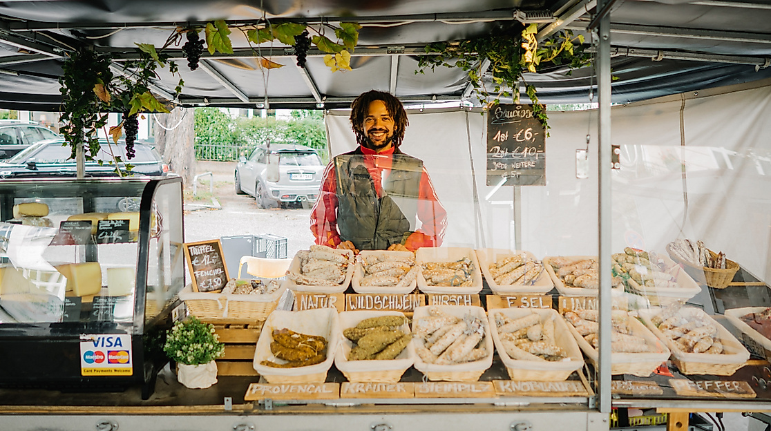 Isemarkt sausage stand