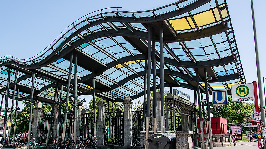 Treffpunkt: U-Bahnhof St. Pauli (Ausgang Millerntorplatz)